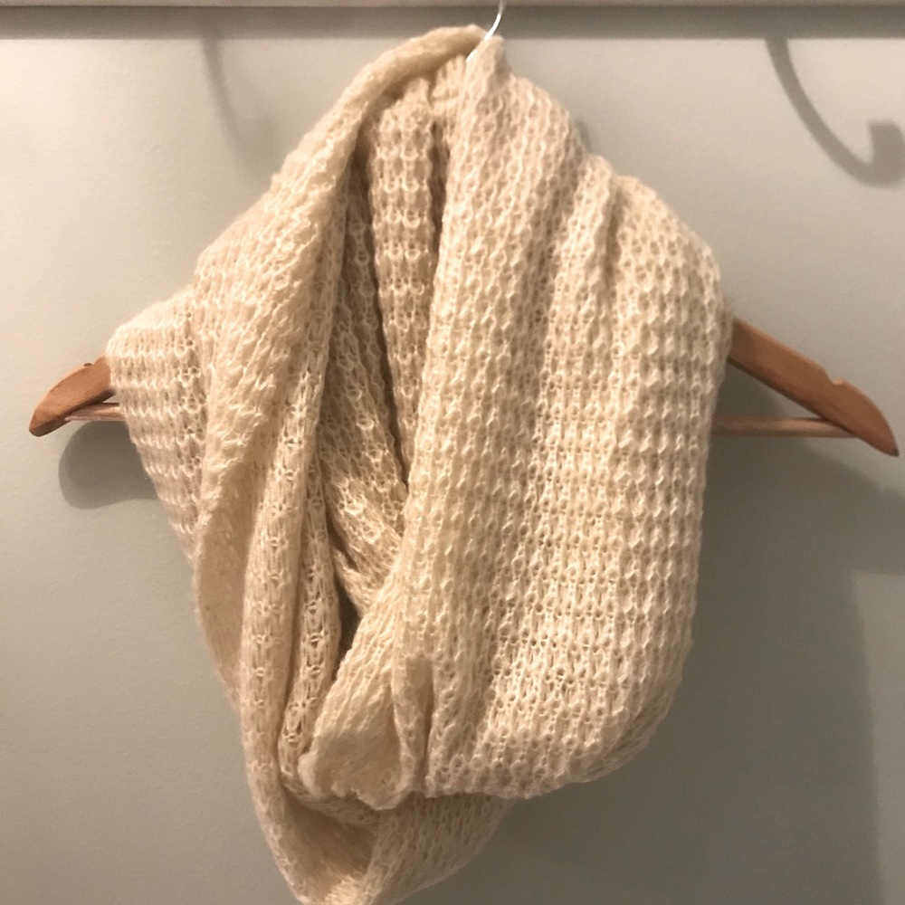 Infinity scarf